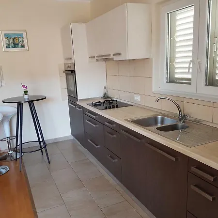 Anamaria Apartman *